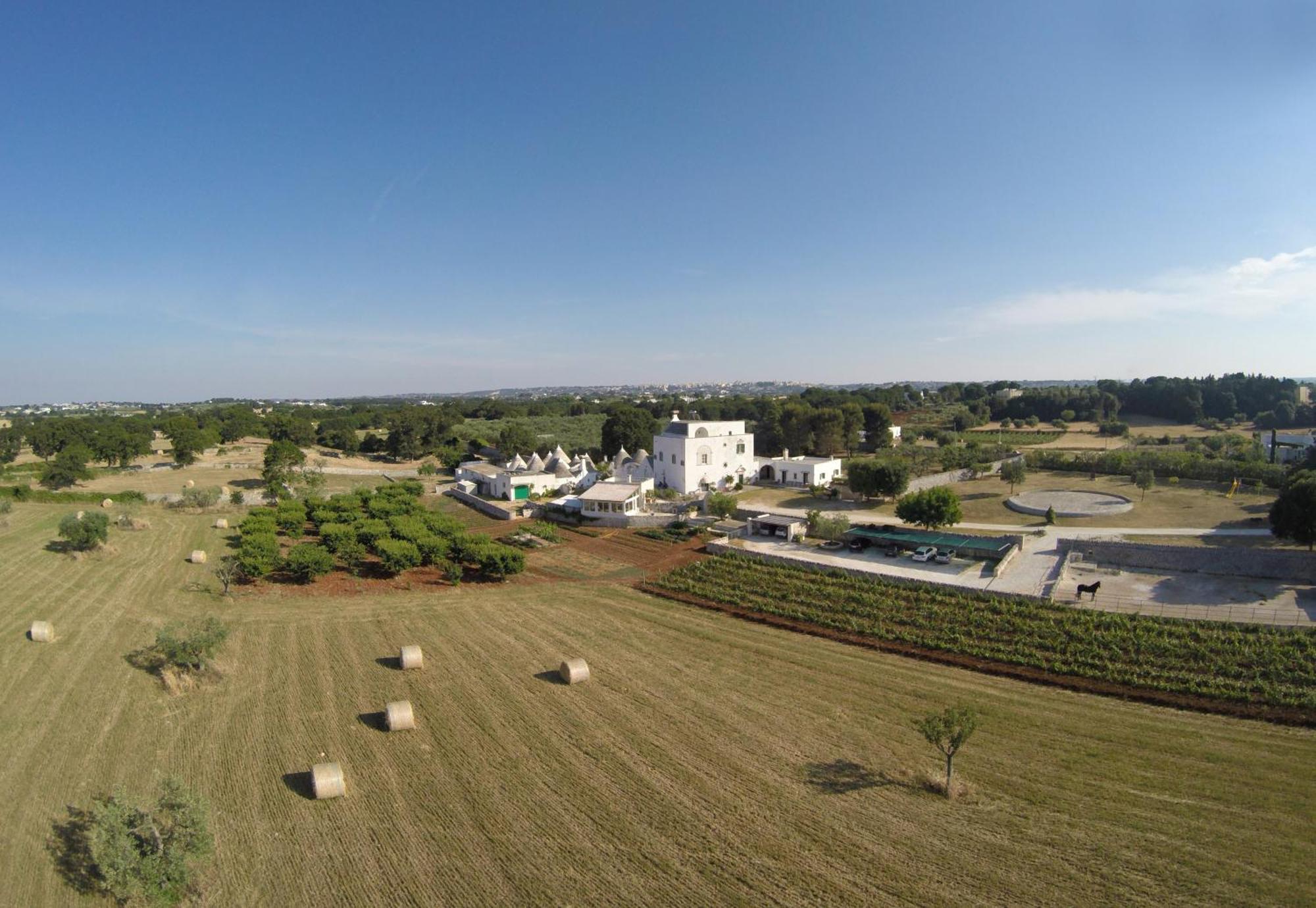 Agriturismo Masseria Aprile Locorotondo Exterior photo